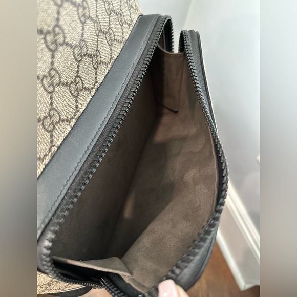 Gucci GG Supreme Large Backpack - Picture 2 of 13